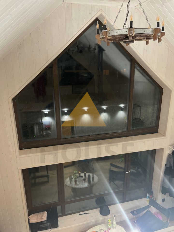 Шторы на треугольное окно треугольник Барнхаус как вешать карниз 
